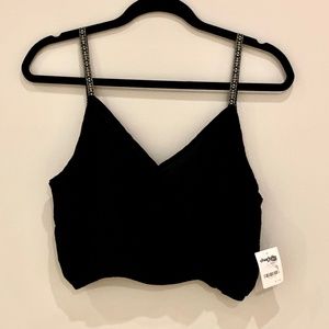 NWT V-Neck Basic Crop Top